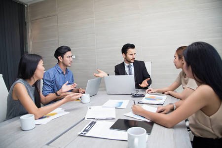 五个人图片-五个人素材-五个人插画-摄图新视界