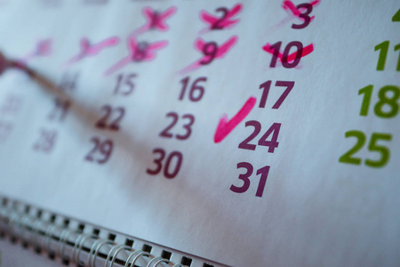 在挂历上, 标记标记重要的日期截止日期