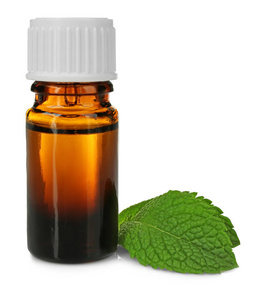 瓶与白色背景上的薄荷香精油图片一束柠檬香精或蜜饯图片薰衣草盐和香