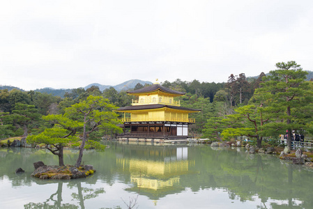 冬季金阁寺或金庙, 日本京都