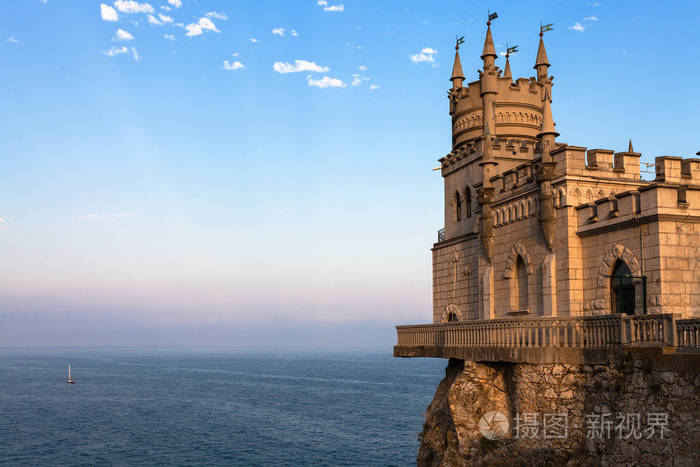 克里米亚黑海上空的燕窝城堡