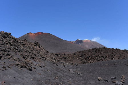 从埃特纳欧洲最高的活火山令人印象深刻的景色。位于西西里岛