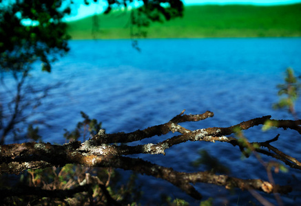 挪威湖框架的背景