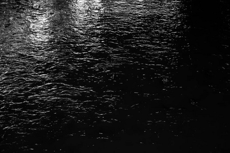 黑色海波浪图片