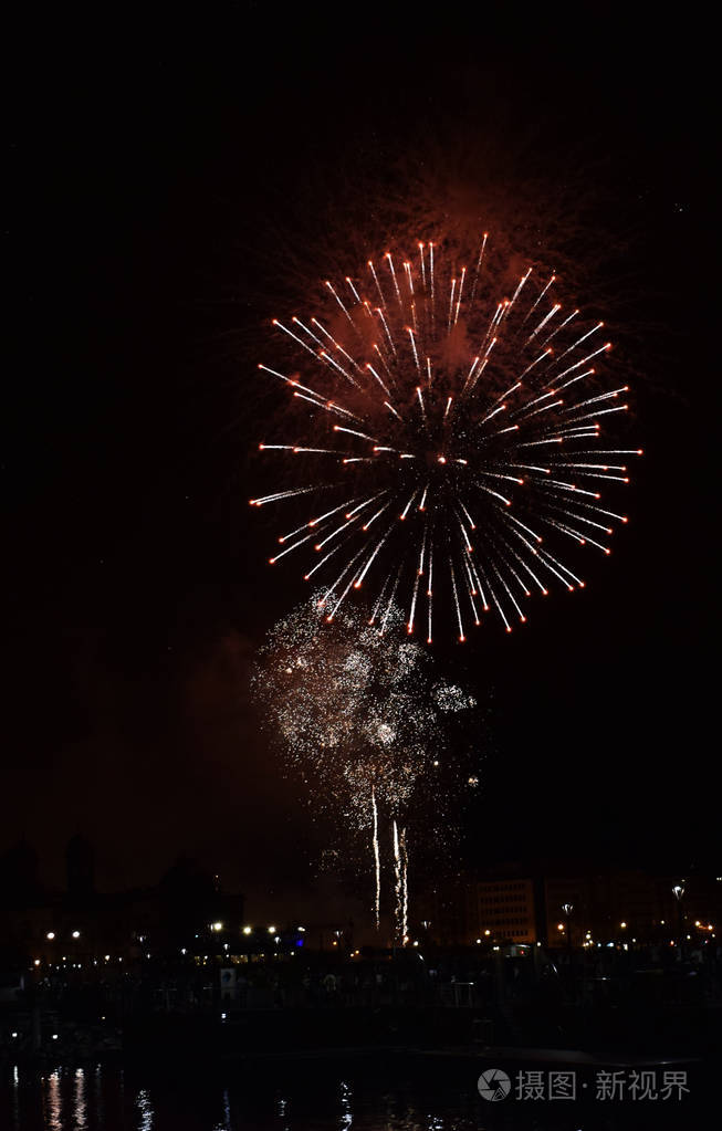 城市的庆祝的烟花