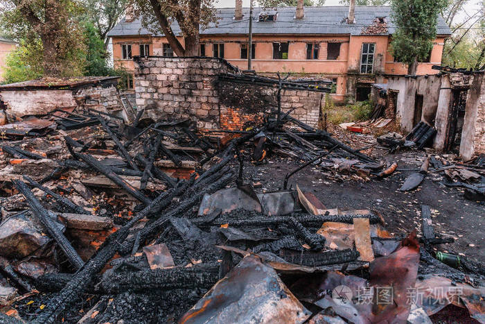 被烧毁的房子火灾