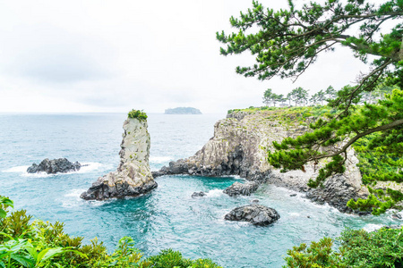 在济州岛的济州 Oedolgae 岩 著名的自然地标
