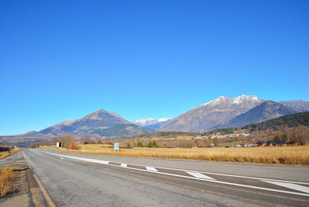 沥青路面在法国阿尔卑斯山