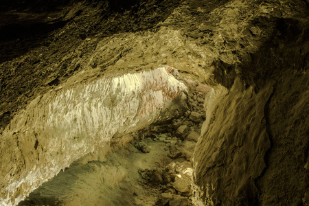 火山洞穴   芒德洛斯弗迪斯