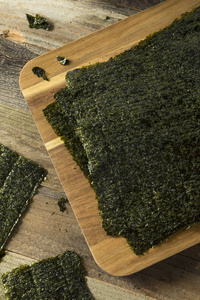 有机绿色干烤的海苔床单