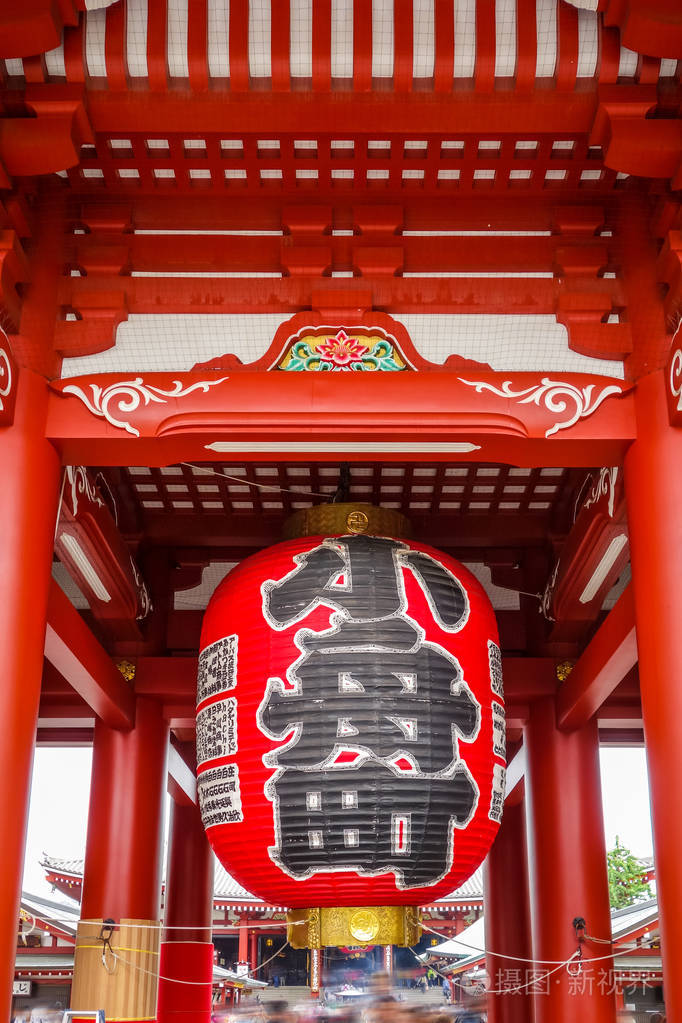 在日本东京浅草寺雷门灯笼