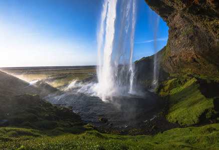 seljalandsfoss 在冰岛的后面