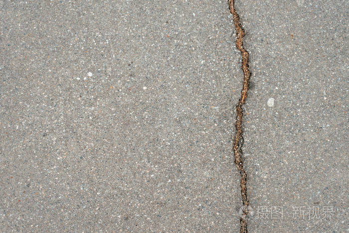 混凝土路面裂缝, 泉水沥青