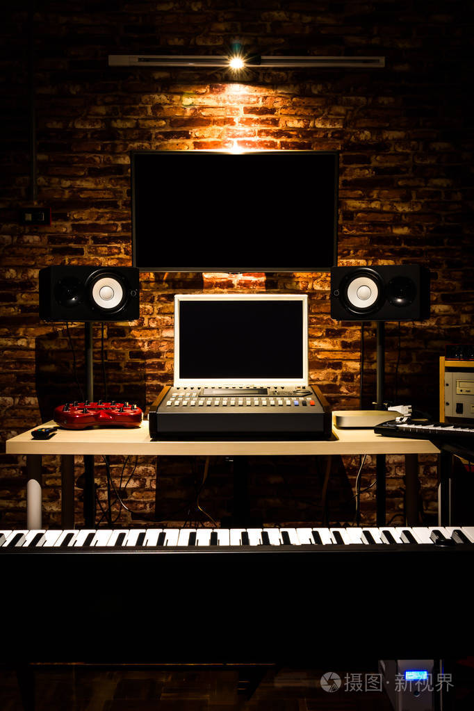 5184px发票合同问题/查看作者其他作品查看更多>在录音工作室背景工作