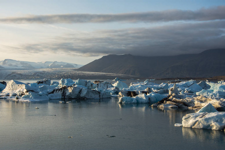 冰岛，Jokulsarlon 泻湖 冰岛冰川湖湾美丽冷景观图片