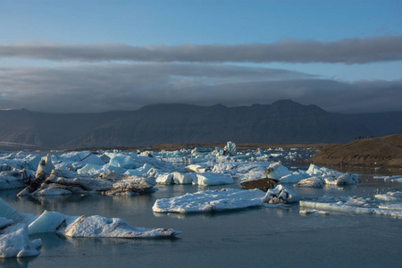 冰岛，Jokulsarlon 泻湖 冰岛冰川湖湾美丽冷景观图片