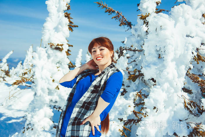 女人欢喜在山中