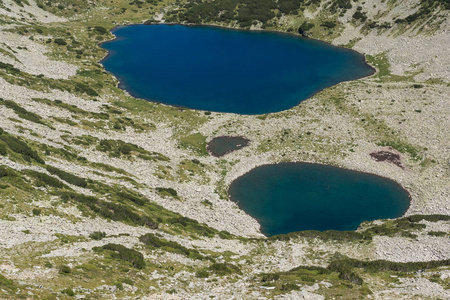 从 Dzhano 的峰值，皮林山 Kremenski 湖泊风景美不胜收