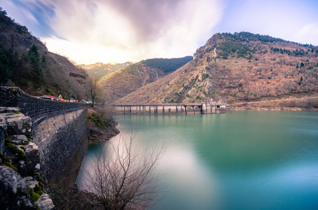水电站大坝湖 Plastira，在希腊中部