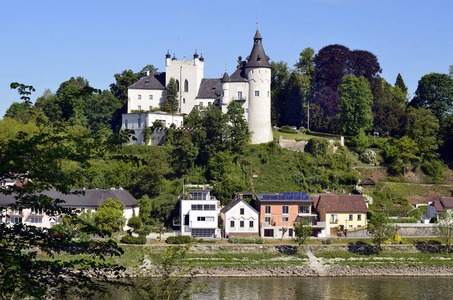 奥地利多瑙河上的城堡 Ottensheim