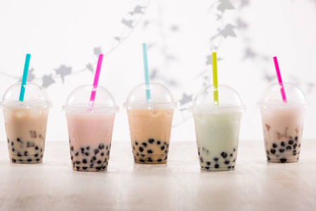 也称为泡泡茶中的波巴,是制作珍珠奶茶,其他菜肴和甜点店刨冰的原料
