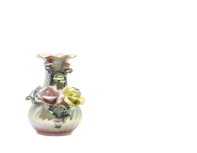 用花装饰的经典陶瓷花瓶