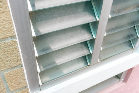 百叶窗的玻璃图片