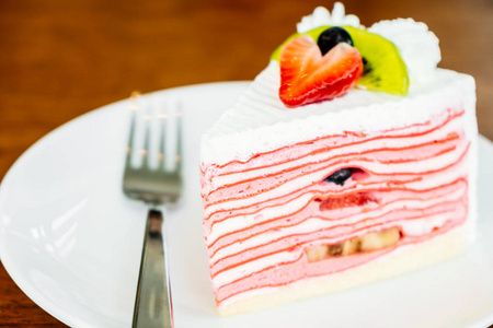 草莓薄饼蛋糕