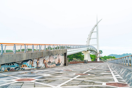 Saeyeongyo Seaseom 和西归浦港口在济州岛之间的桥梁