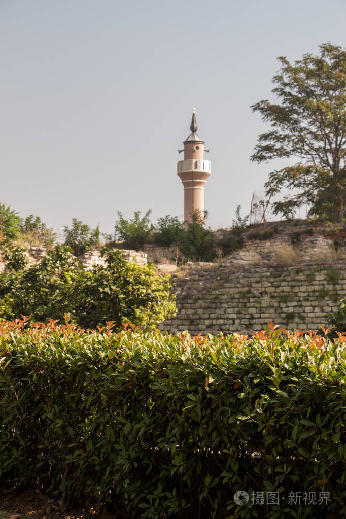 在视图中的奥斯曼帝国清真寺尖塔