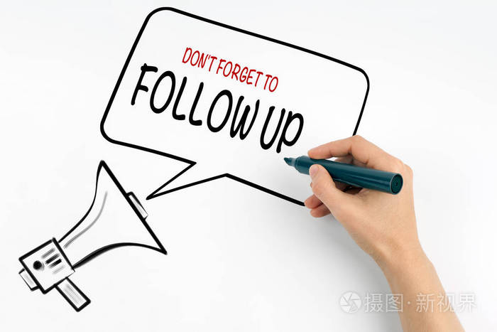 别忘了要跟进扩音器和白色背景上的文字