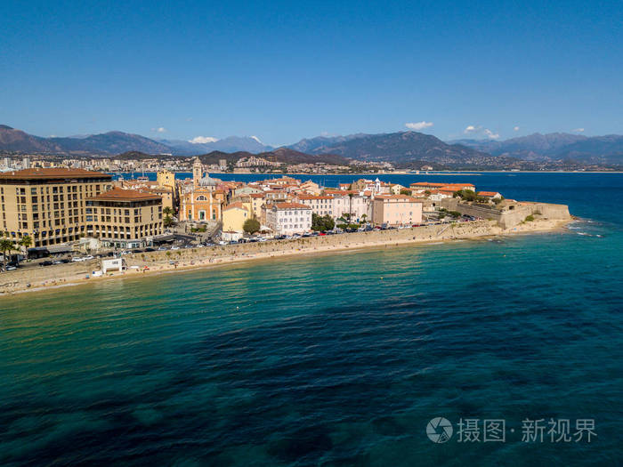 阿雅克肖法国科西嘉岛的鸟瞰图城市中心从大海看
