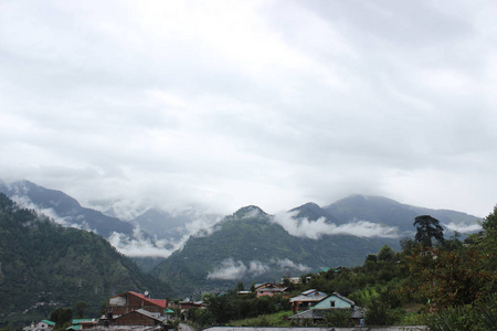 在高地的印度大型定居点。风景壁纸