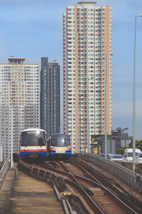 空中列车在曼谷市中心运行
