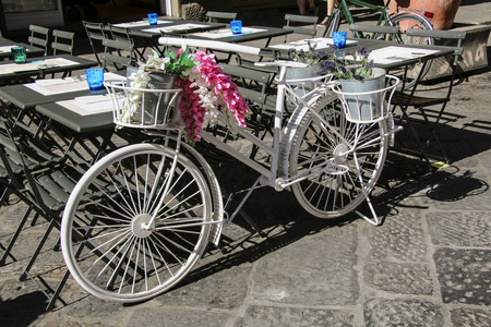 自行车用装饰花和薰衣草的花装饰