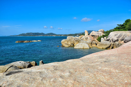 泰国苏梅岛岛上的洛基海滨海滩欣艾