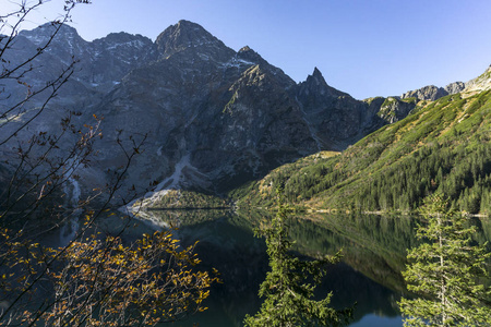 Morskie Oko 湖在秋天。塔特拉山。波兰