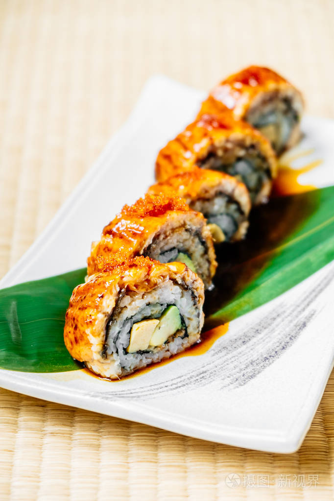 鳗鱼或鳗鱼鱼寿司卷