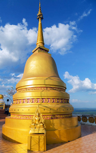 宗教文化。泰国甲米 Tham 寺佛塔