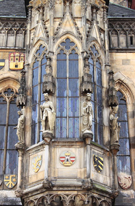 布拉格市政厅雕塑橱窗