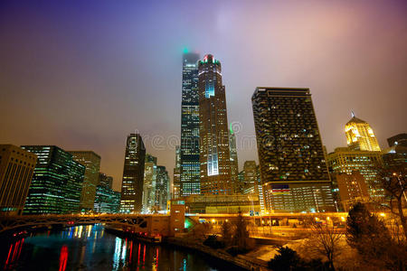 芝加哥夜幕迷雾图片