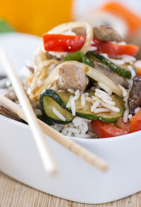 减肥食品米饭和蔬菜