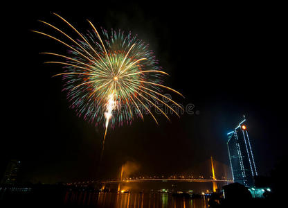 五彩烟火夜景，曼谷城景河景，