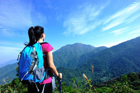 谢天谢地的女登山者