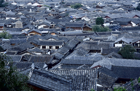 丽江古城的传统屋顶