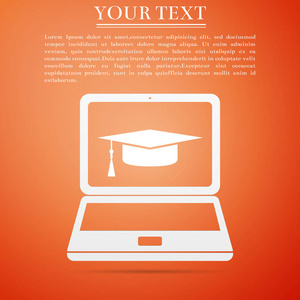 毕业帽和笔记本电脑图标。在线学习或电子教学概念图标在橙色背景下被隔离。平面设计。矢量插图
