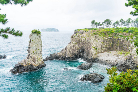 在济州岛的济州 Oedolgae 岩 著名的自然地标