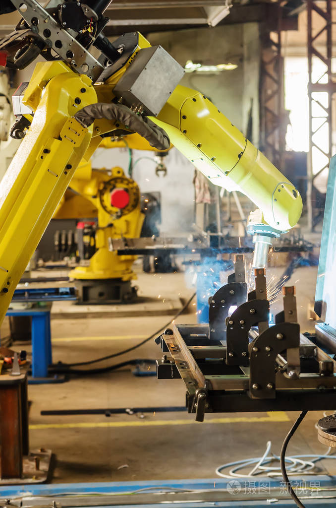 操作中的焊接机器人
