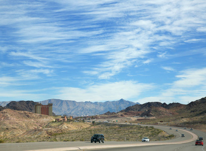 惊人的美丽的天空和道路在 usa