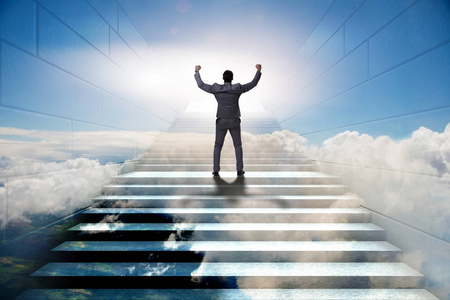 生意人攀登挑战职业阶梯的商业公司 照片